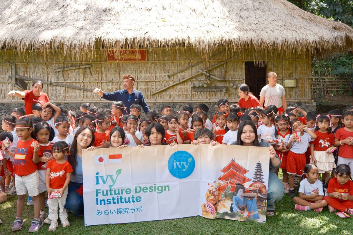 Trihita Alam Eco Schoolの子どもたちと